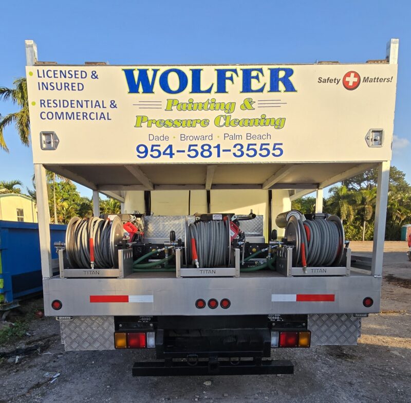 feature wolfer back clean
